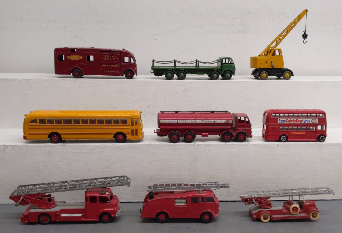 Dinky Toys 1:43 Scale Assorted Die-Cast Vehicles [9] EX