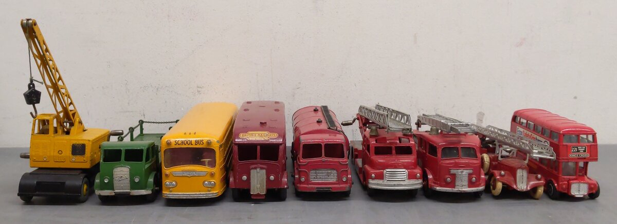 Dinky Toys 1:43 Scale Assorted Die-Cast Vehicles [9] EX