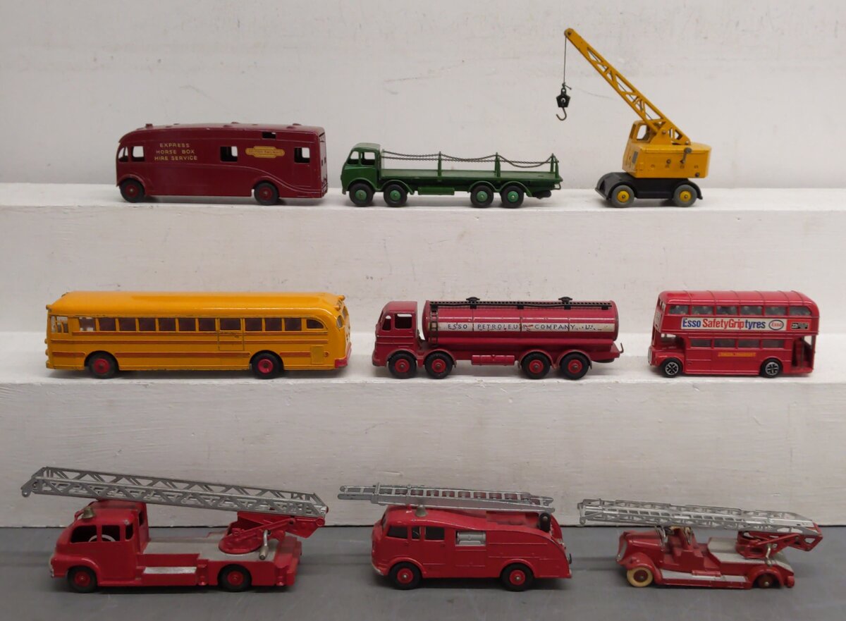 Dinky Toys 1:43 Scale Assorted Die-Cast Vehicles [9] EX