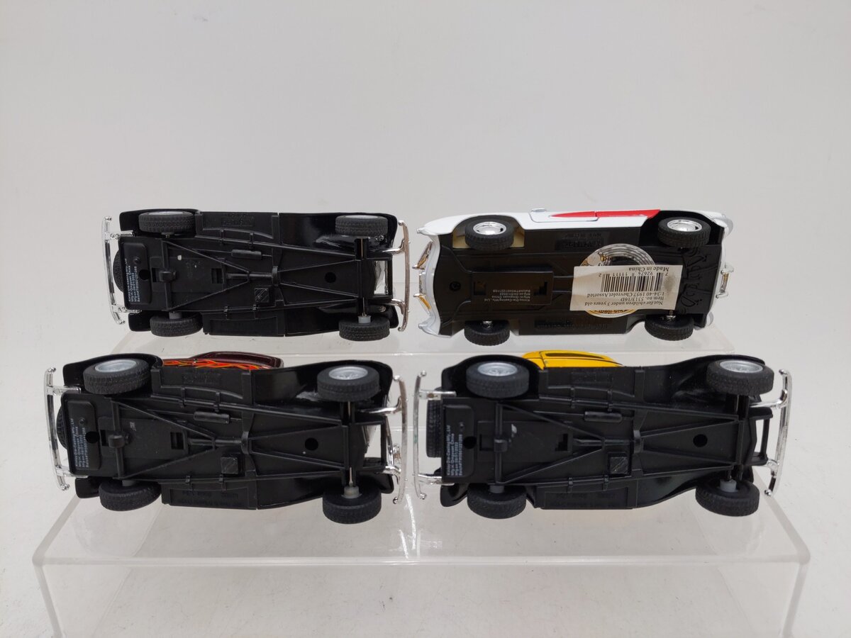 Kinsmart 1:34 Scale Assorted Cars [4] EX