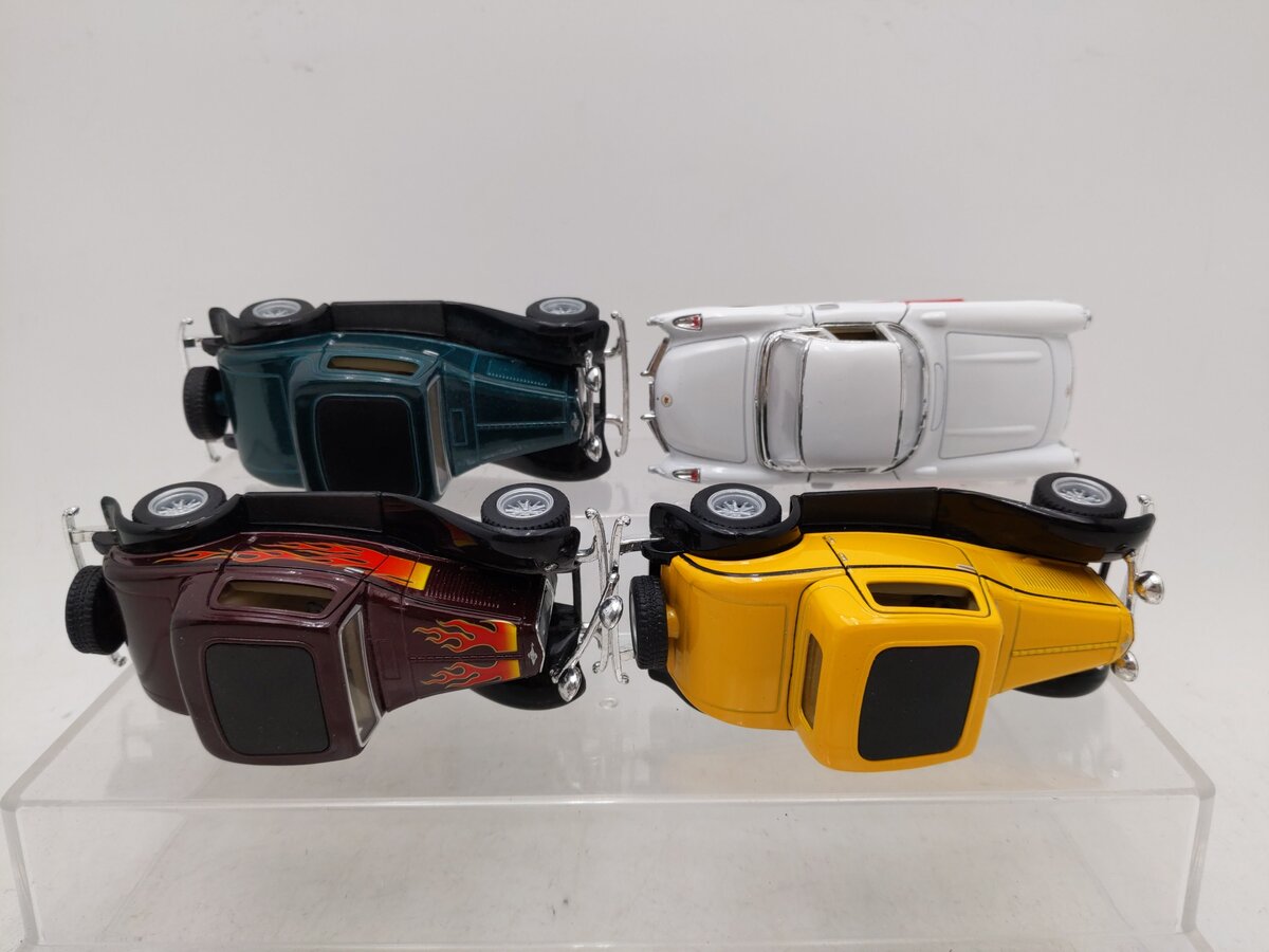 Kinsmart 1:34 Scale Assorted Cars [4] EX