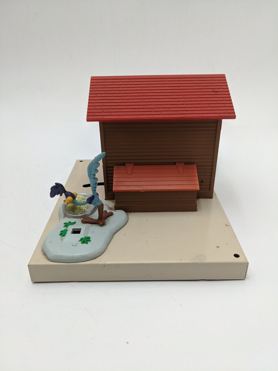 Lionel 6-12955  O Gauge Road Runner & Wile E. Coyote Ambush Shack VG/Box
