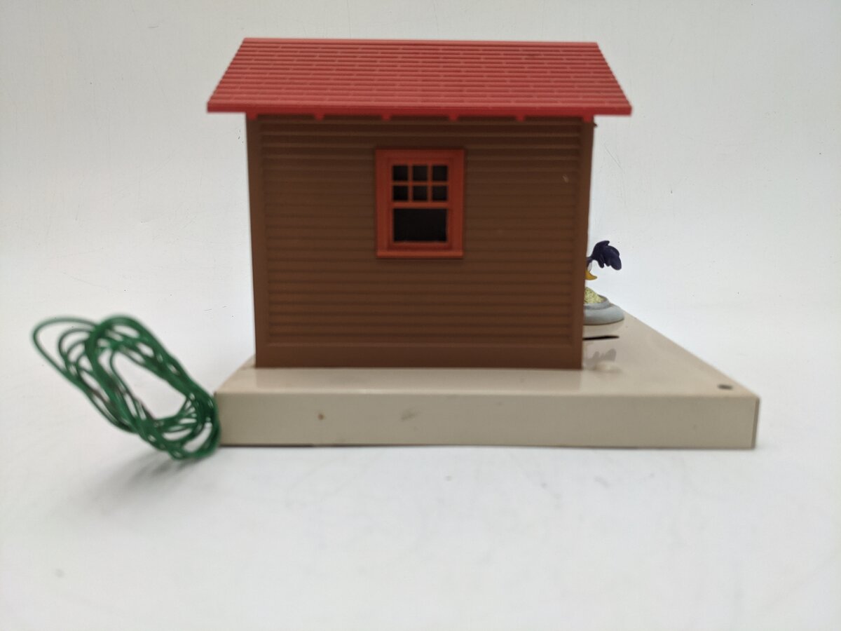 Lionel 6-12955  O Gauge Road Runner & Wile E. Coyote Ambush Shack VG/Box