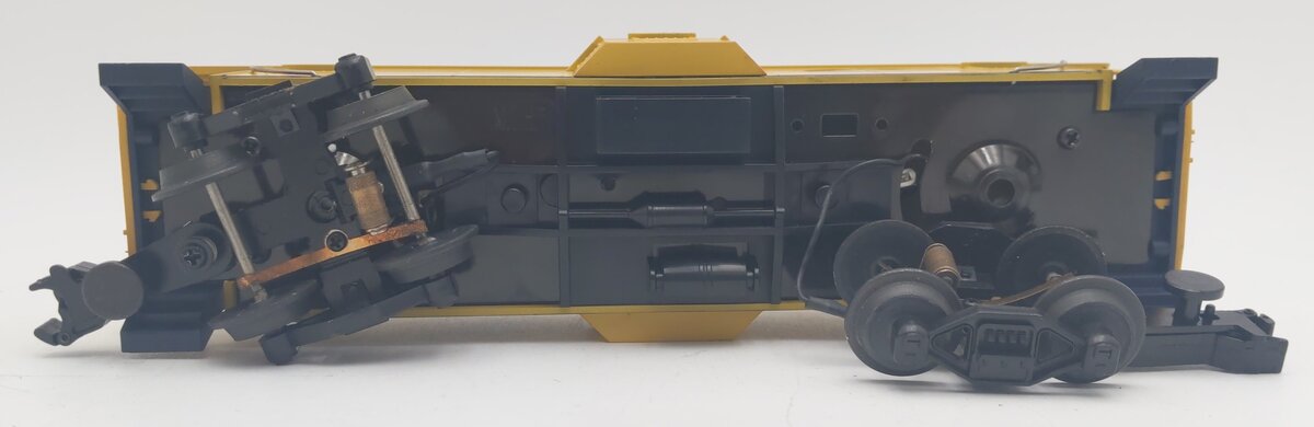 MTH 30-7713 O Gauge Chessie Bay Window Caboose #3027 EX/Box