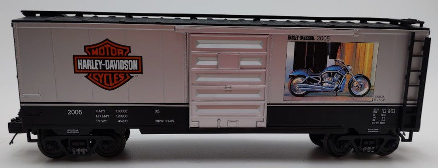 MTH 20-90173B O Gauge Harley-Davidson 40' 2005 V-Rod Boxcar #2005 EX/Box