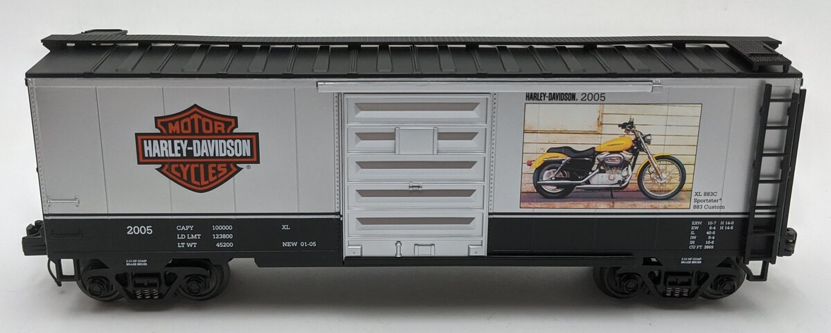 MTH 20-90173A O Gauge Harley-Davidson 2005 XL 883C Sportster 40' Boxcar LN/Box