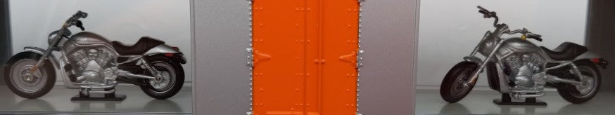 MTH 30-74199 O Gauge Harley 40' Window Boxcar with 2003 V Rods EX/Box