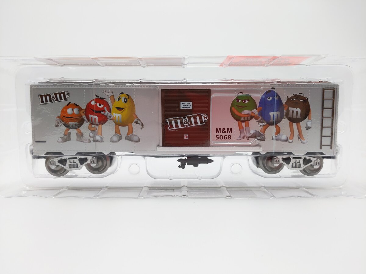 Menards 279-4593 O-Gauge M&M's Boxcar (Silver) #5068 (3-Rail) MT/Box