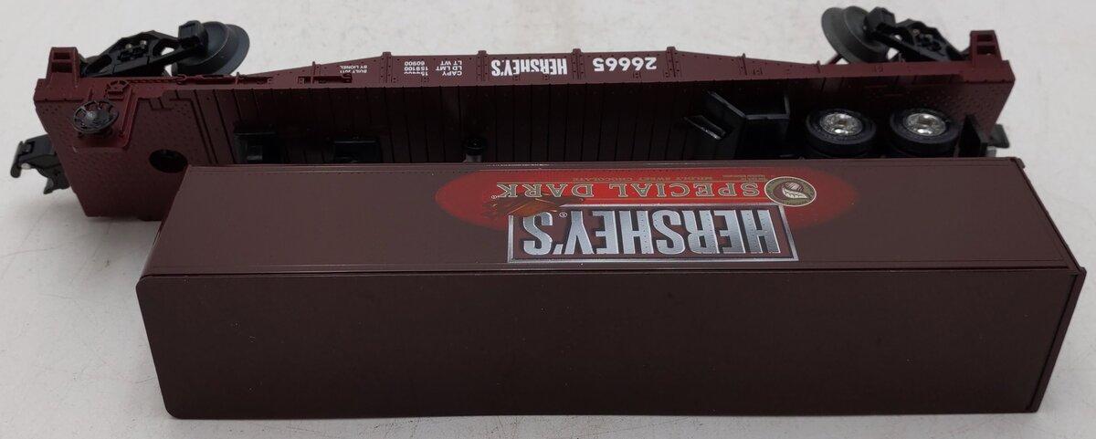 Lionel 6-26665 O Gauge Hersheys Special Dark Flatcar w/Trailer