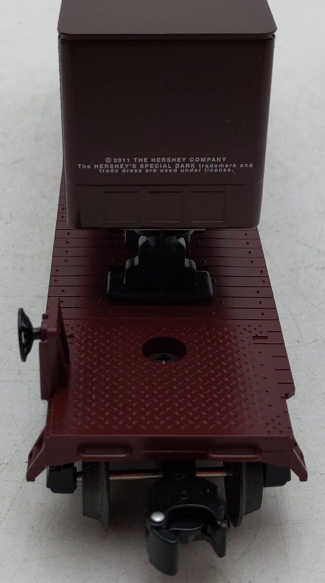 Lionel 6-26665 O Gauge Hersheys Special Dark Flatcar w/Trailer