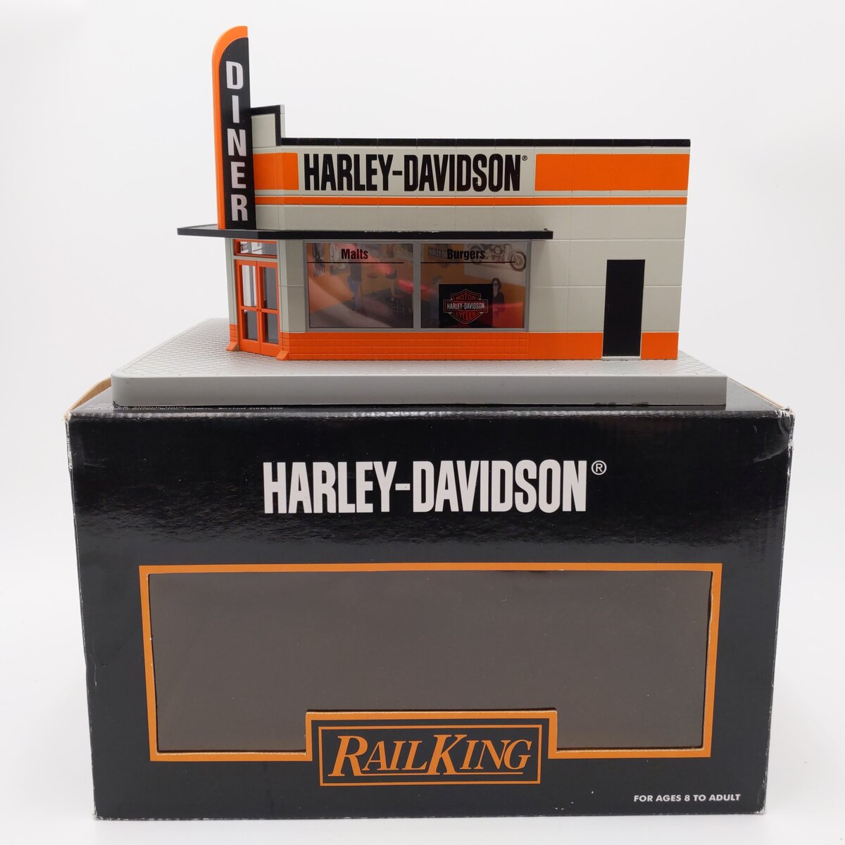 MTH 30-90266 O Assembled Harley Davidson Corner Store EX/Box