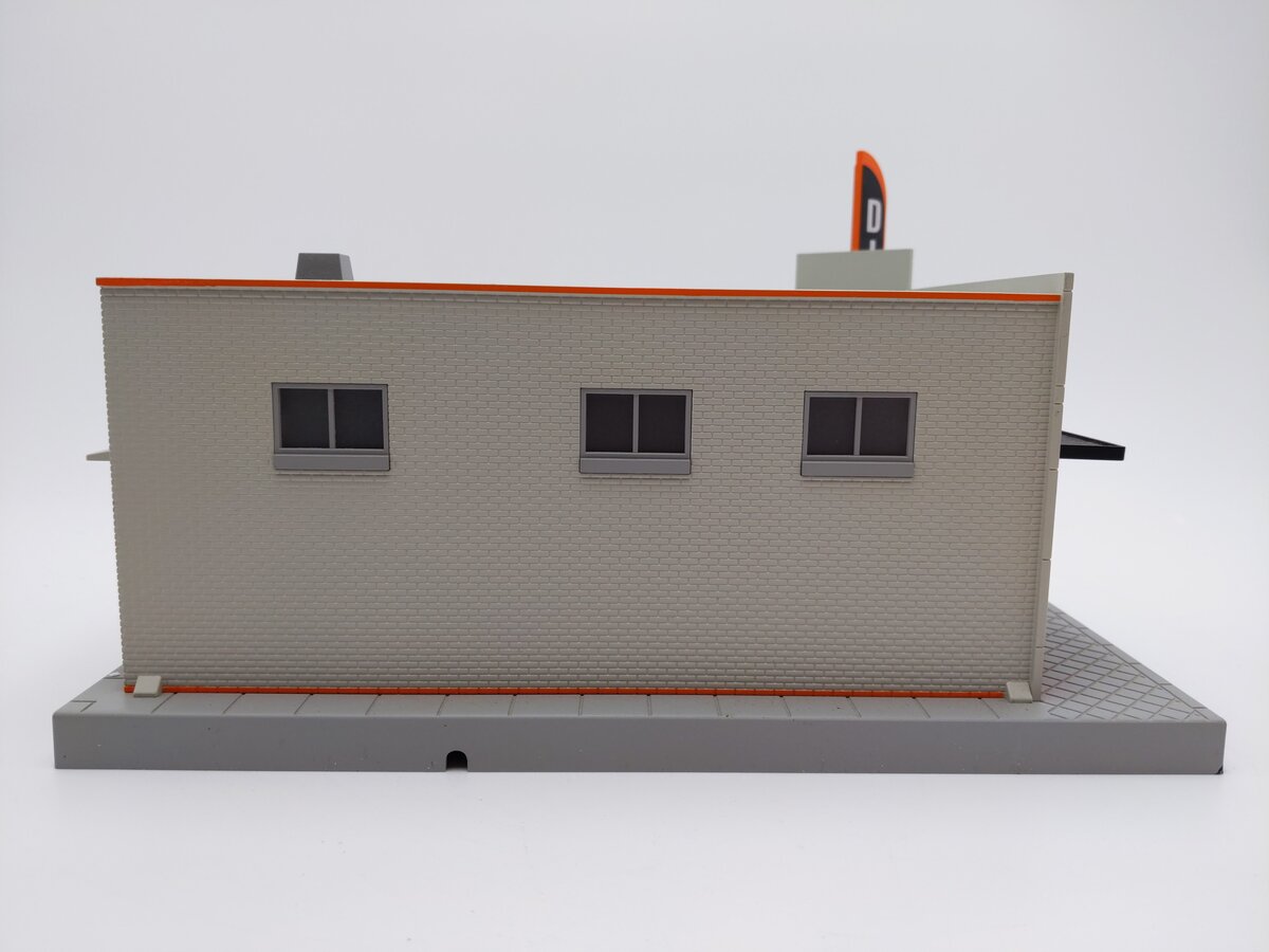 MTH 30-90266 O Assembled Harley Davidson Corner Store EX/Box