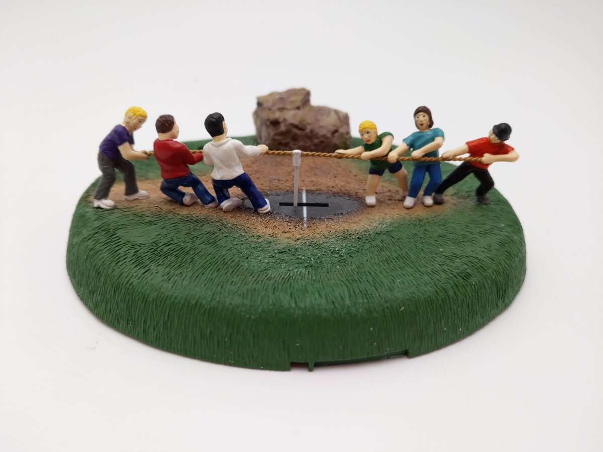 Lionel 6-14215 O Gauge Tug-O-War Animated Accessory EX/Box