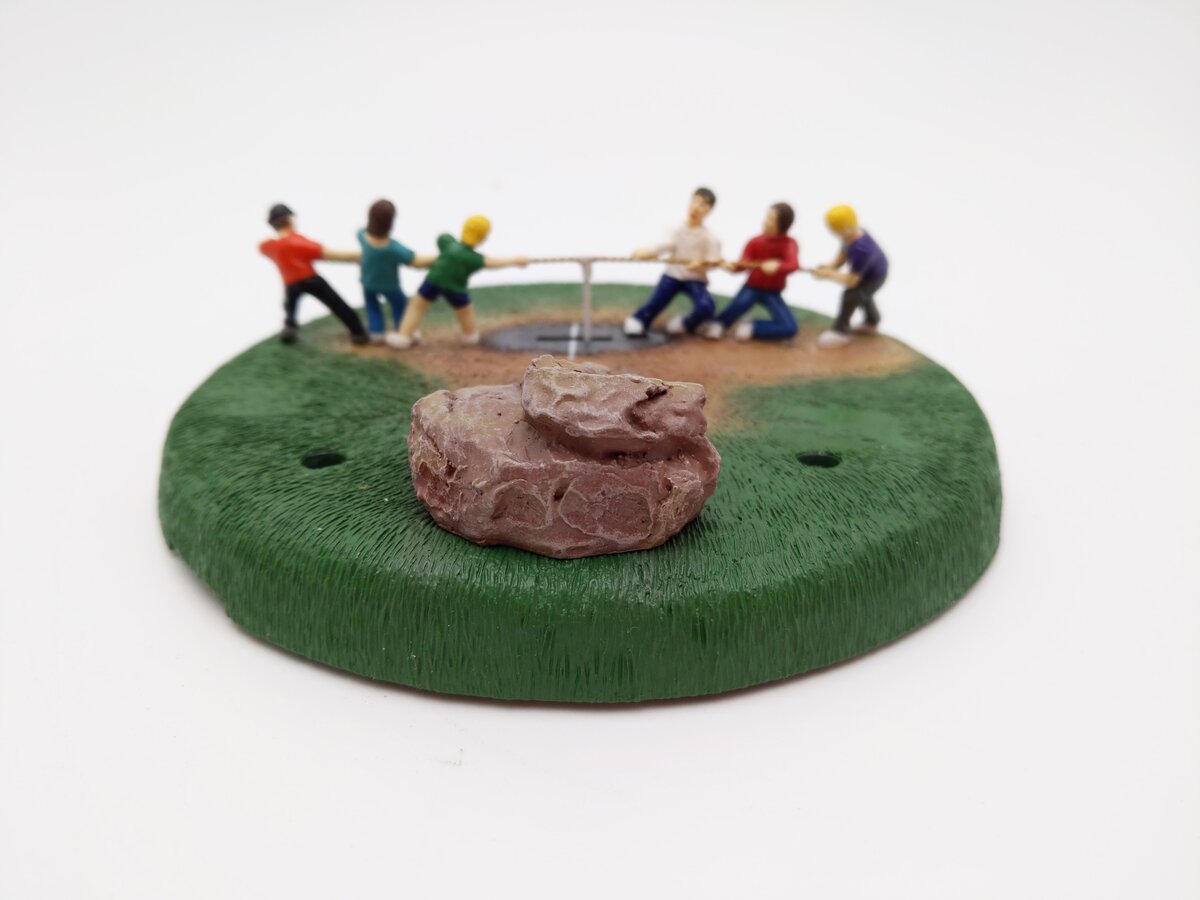 Lionel 6-14215 O Gauge Tug-O-War Animated Accessory EX/Box