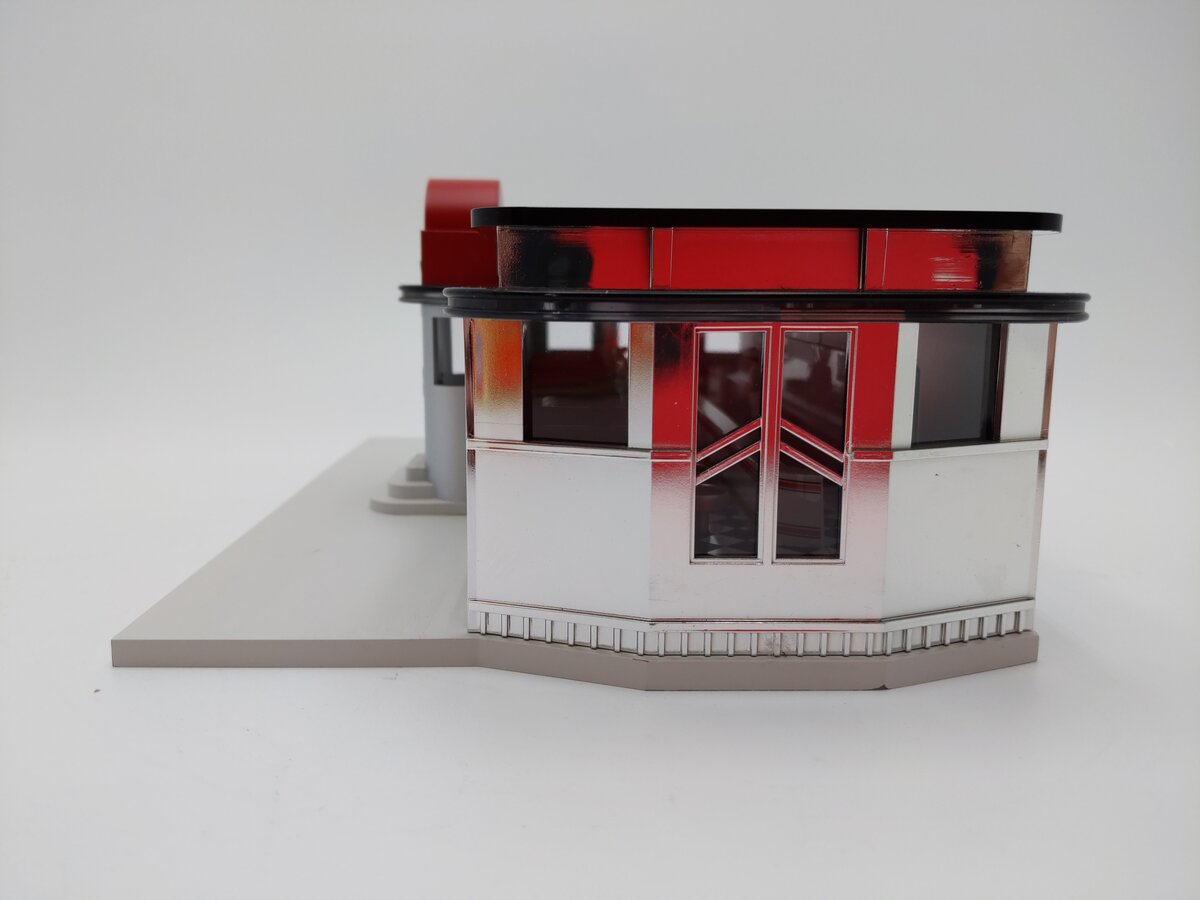 Lionel 6-24176 O Gauge Irene's Diner Illuminated EX/Box