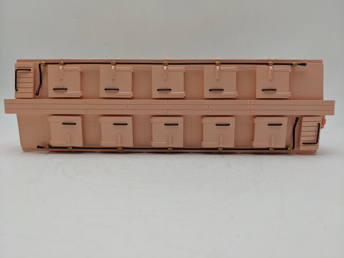 Aristo-Craft 41210 G Scale Farmer's Co-Op 2- Bay Hopper #58863 EX/Box