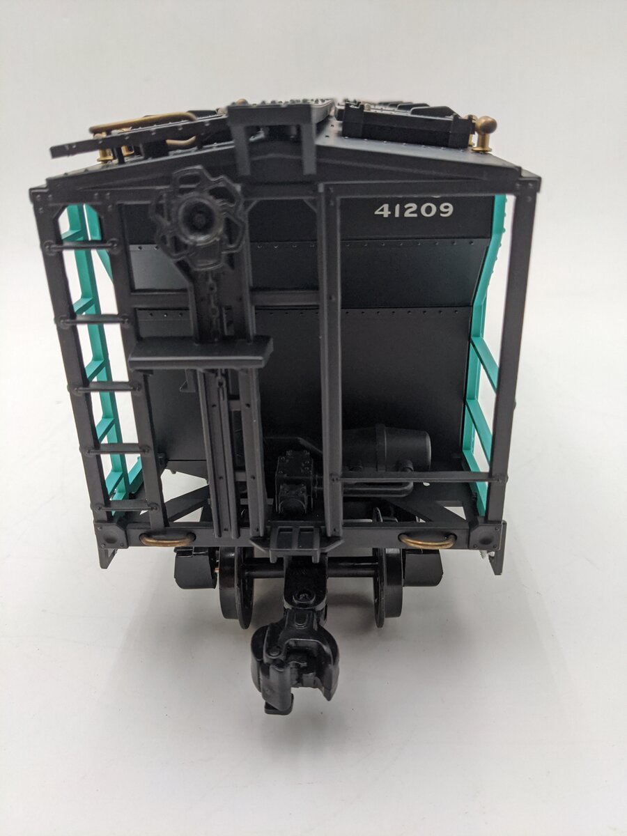 Aristo-Craft 41209 New York Central 2 Bay Covered Hopper EX/Box