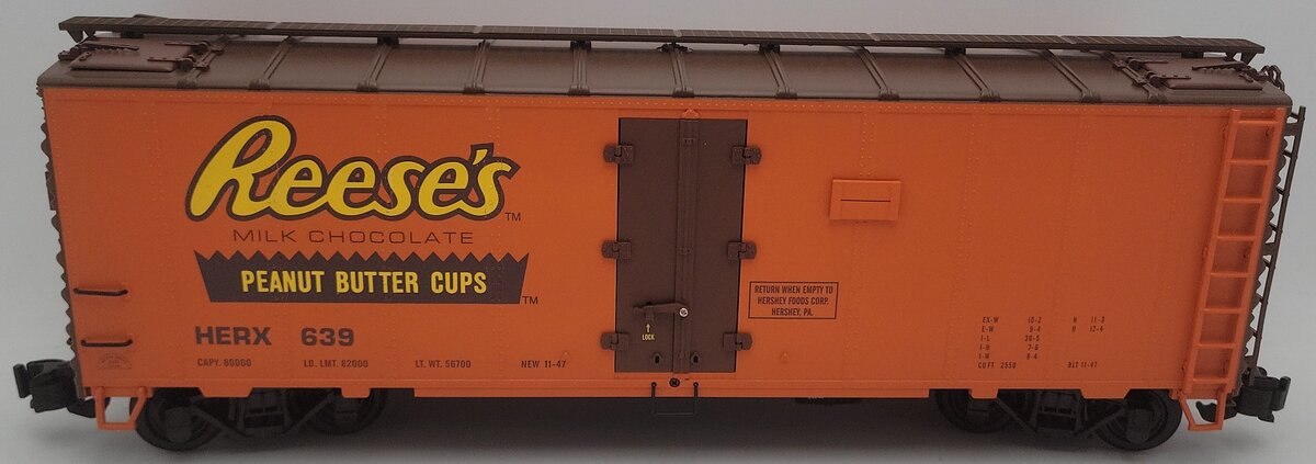Aristo-Craft 46229 G Gauge Hershey's Reese's Reefer Car #639