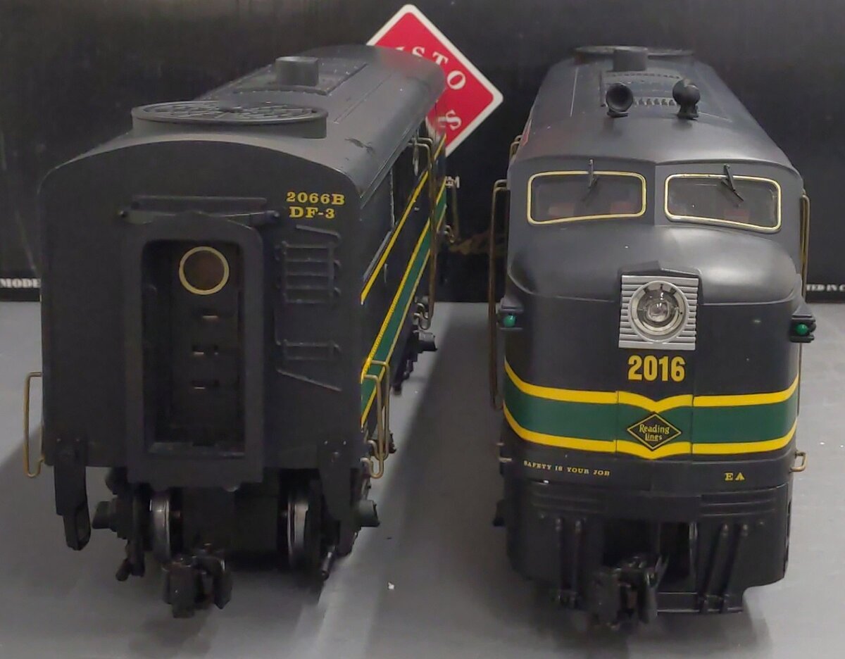 Aristo-Craft 22316 G Gauge Reading FA2 AB Diesel Locomotive Set EX/Box