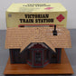 Aristo-Craft ART-7100 Built-Up Victorian Train Station VG/Box