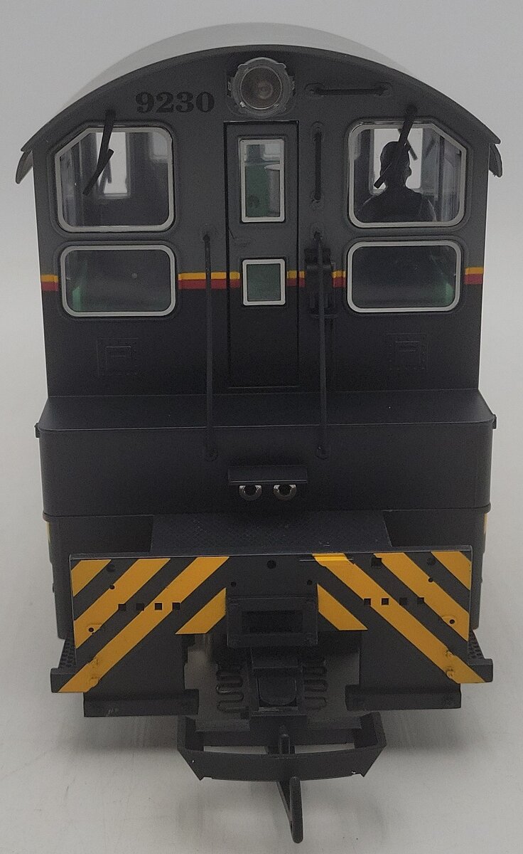USA Trains 22011 G Burlington EMD NW-2 Calf Diesel Locomotive #9230 LN/Box
