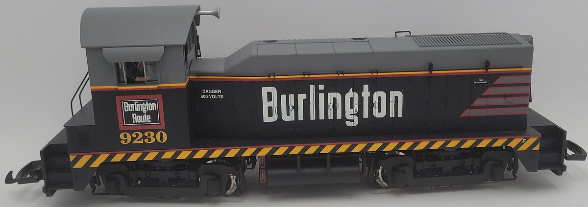 USA Trains 22011 G Burlington EMD NW-2 Calf Diesel Locomotive #9230 LN/Box