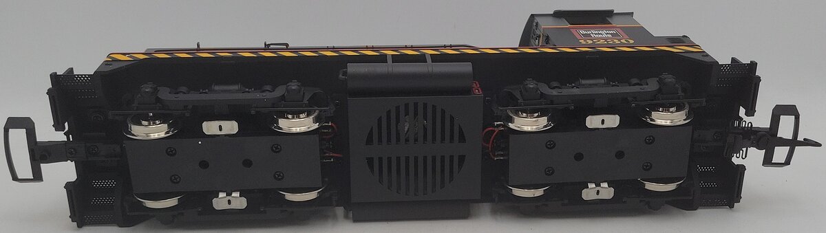 USA Trains 22011 G Burlington EMD NW-2 Calf Diesel Locomotive #9230 LN/Box