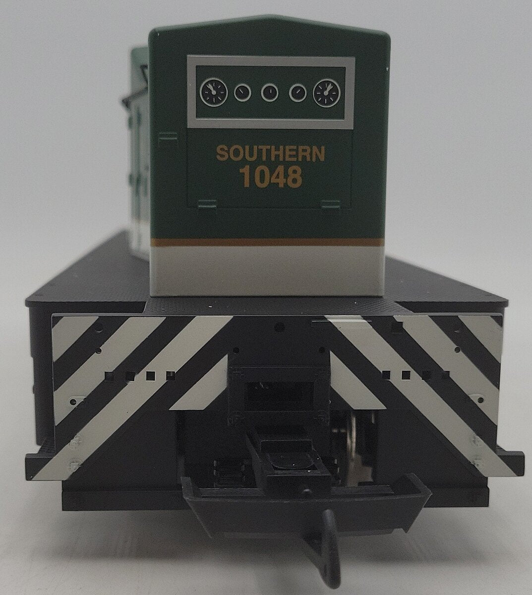 USA Trains R22030 G Scale Southern NW2 Calf Diesel Locomotive #1048 EX/Box