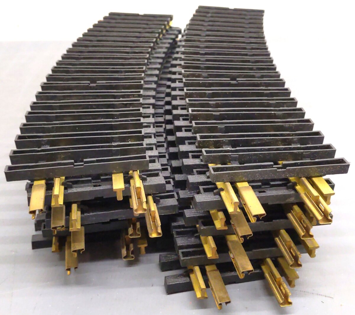 Aristo-Craft 30115 USA Brass 8' Diameter Curved Track Sections (16) EX/Box