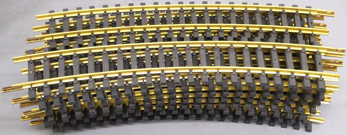 Aristo-Craft 30115 USA Brass 8' Diameter Curved Track Sections (16) EX/Box