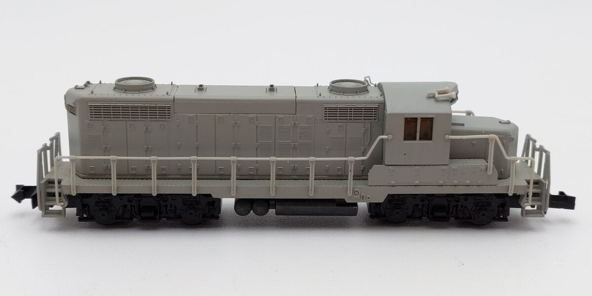 Life Like 7135 N Scale Undecorated GP18 Diesel Locomotive LN/Box