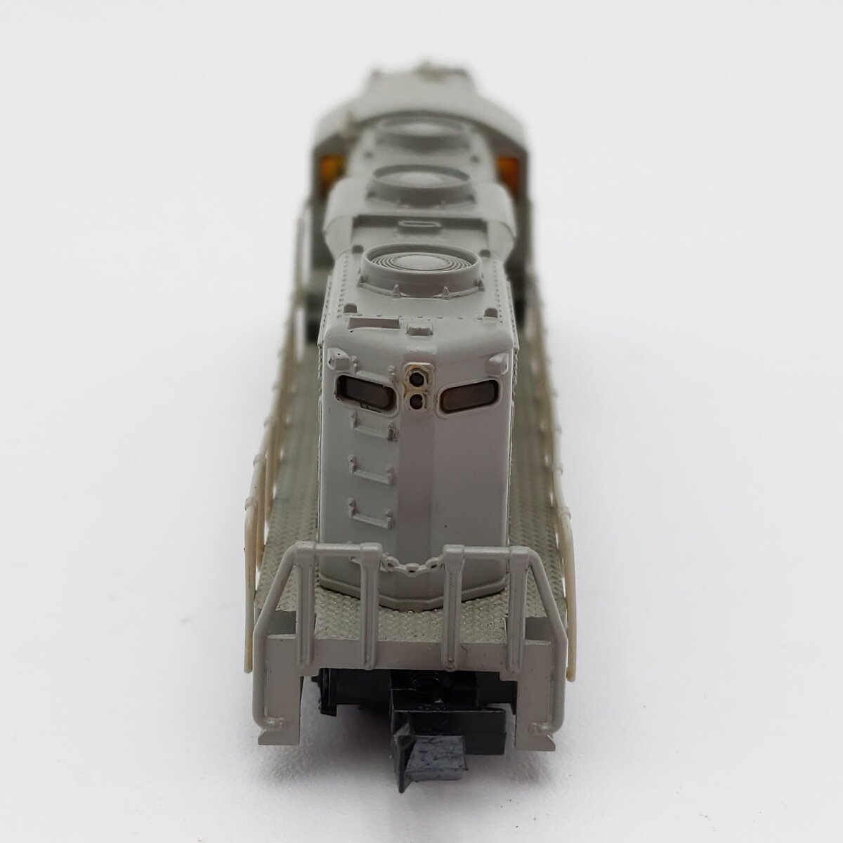 Life Like 7117 N Scale Undecorated GP18 Diesel Locomotive EX/Box