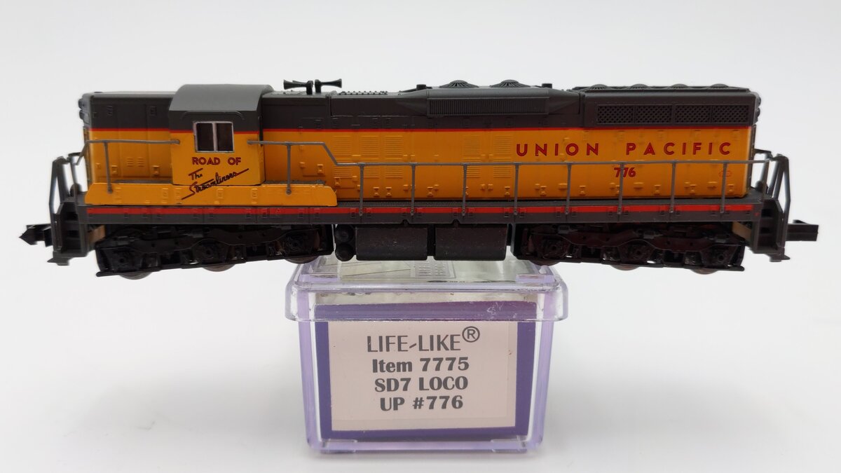 Life Like 7775 N Scale Union Pacific SD-7 Powered Diesel Locomotive #776 EX/Box