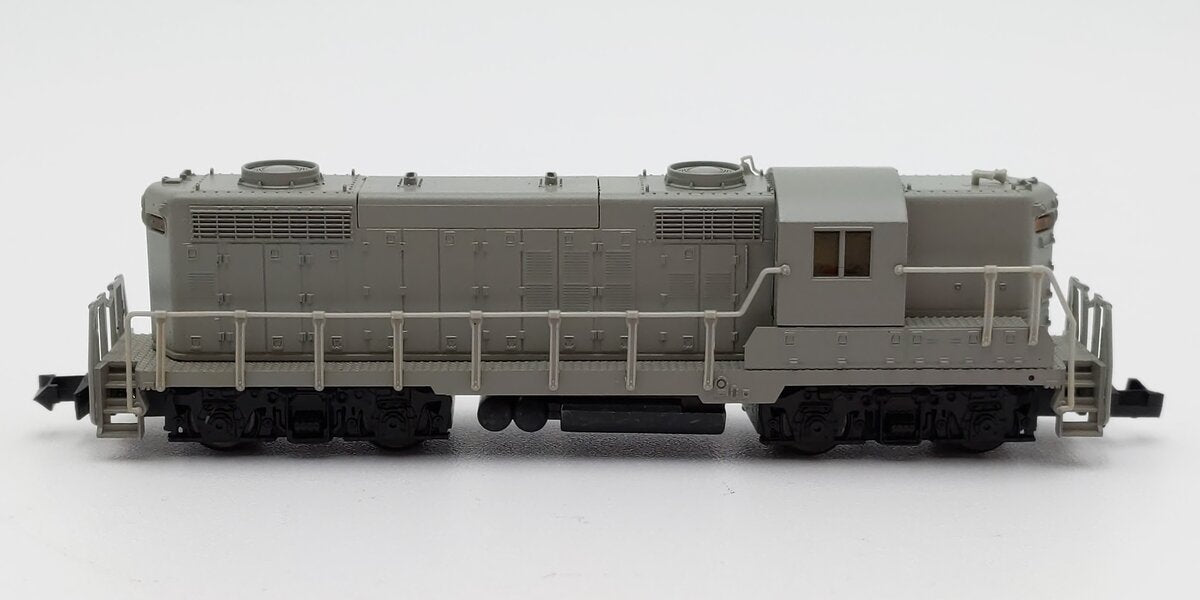 Life Like 7118 N Scale Undecorated GP18 Diesel Locomotive EX/Box