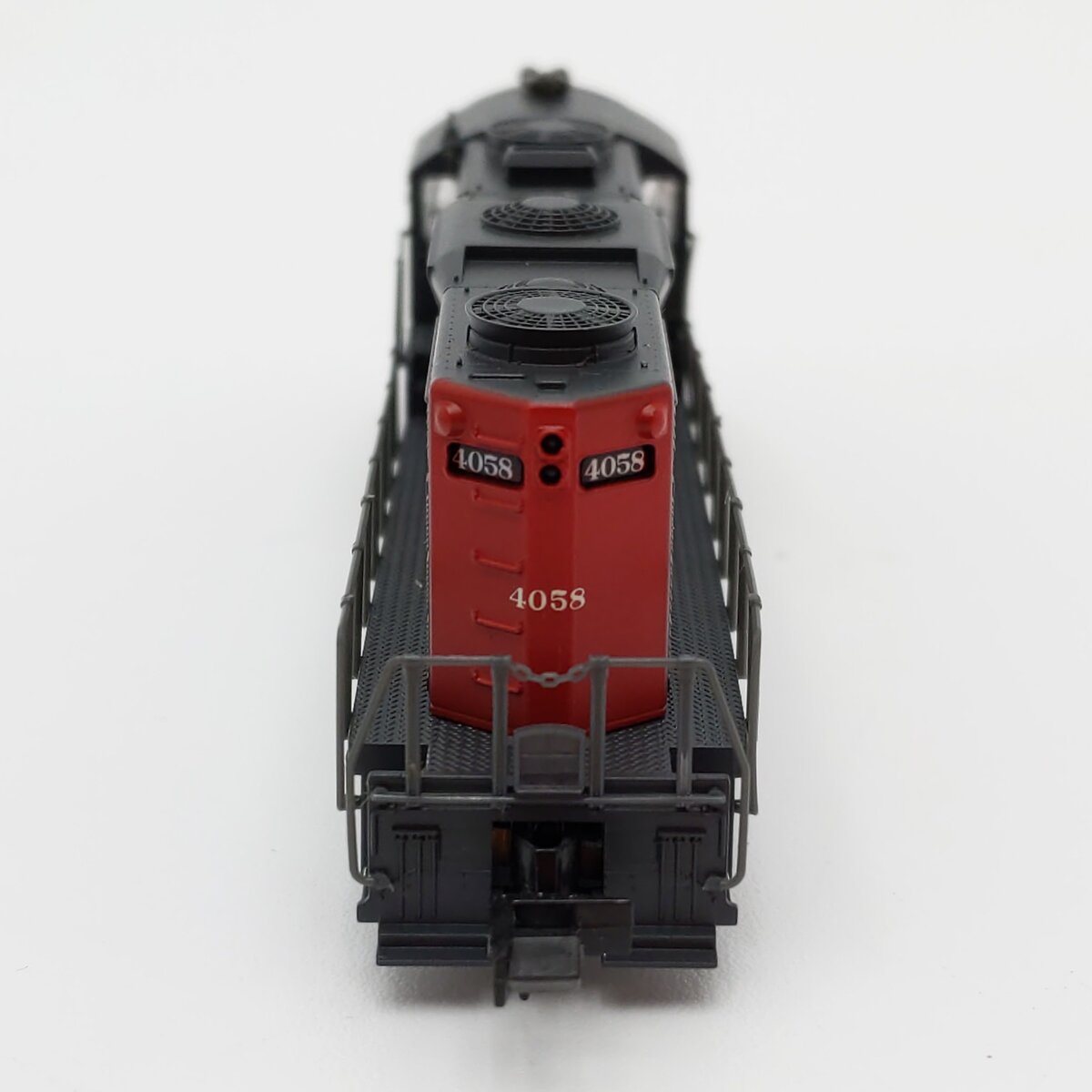 Life Like 7094 Southern Pacific GP-20 Diesel Locomotive #4058 LN/Box