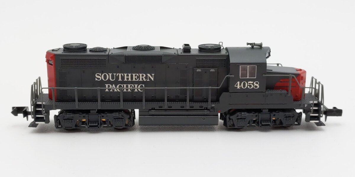 Life Like 7094 Southern Pacific GP-20 Diesel Locomotive #4058 LN/Box