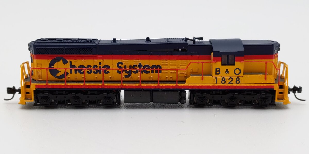 Life Like 7779 N Scale Chessie System/B&O SD-7 Diesel Locomotive #1828 EX/Box