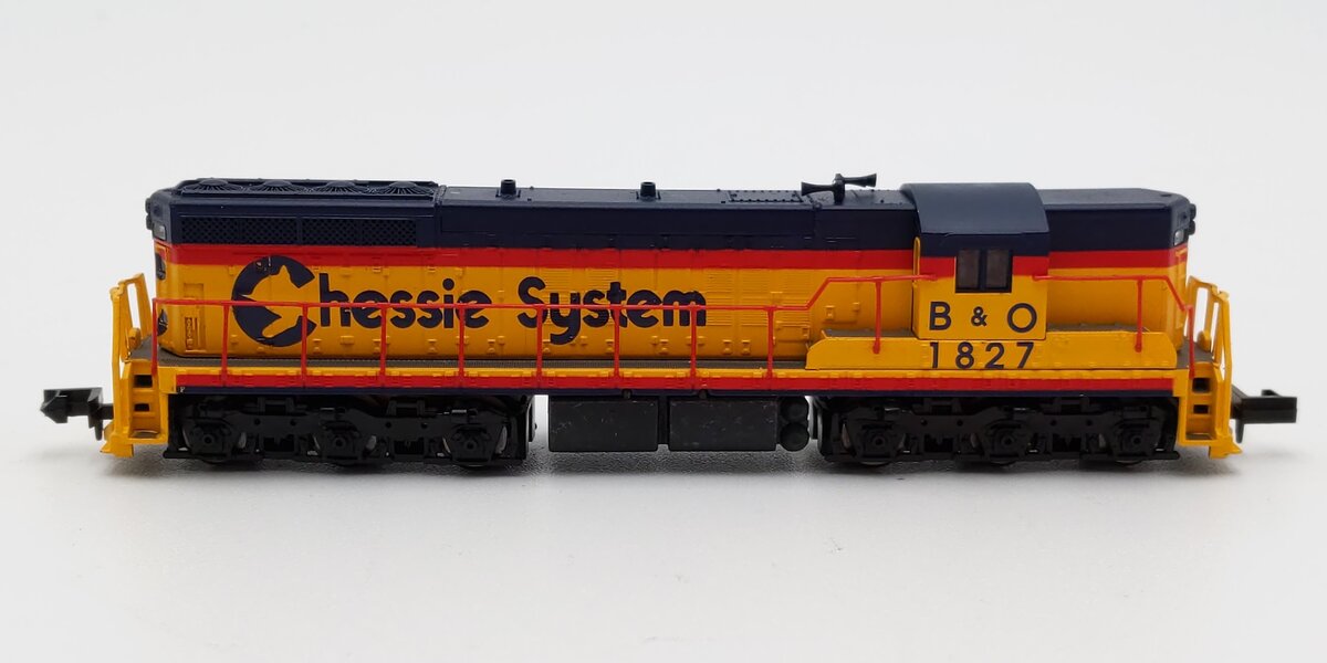 Life Like 7780 N Scale Chessie System SD-7 Powered Diesel Locomotive #1827 EX/Box