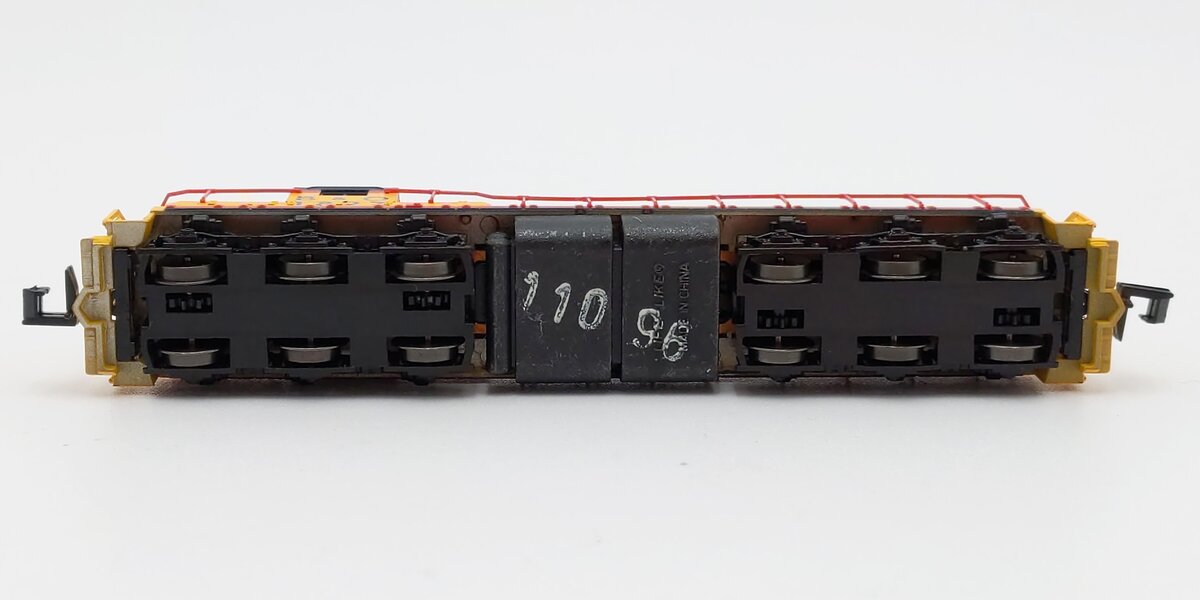 Life Like 7780 N Scale Chessie System SD-7 Powered Diesel Locomotive #1827 EX/Box