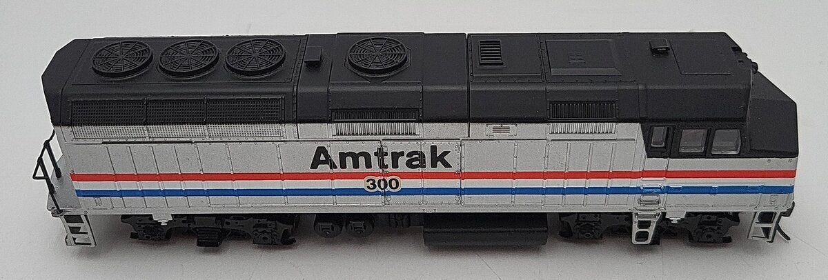 Walthers 931-301 HO Scale Amtrak Phase 3 EMD F40PH Diesel Locomotive #300 EX/Box