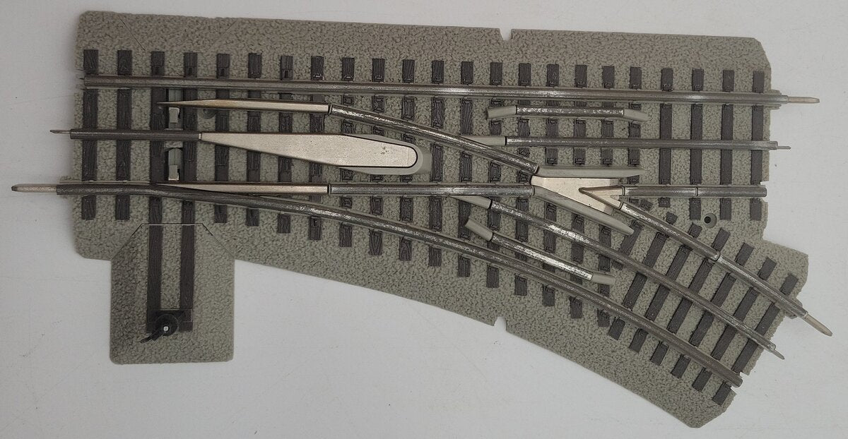 Lionel 6-12018 O O36 FasTrack Right Hand Manual Switch Turnout EX/Box