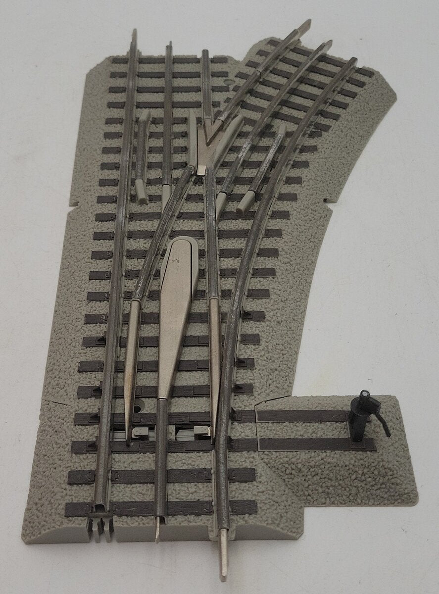 Lionel 6-12018 O O36 FasTrack Right Hand Manual Switch Turnout EX/Box