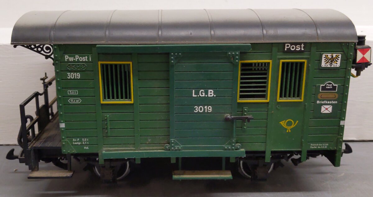 LGB 3019 G Scale Mail Post Car with Lights (Metal Wheels) EX