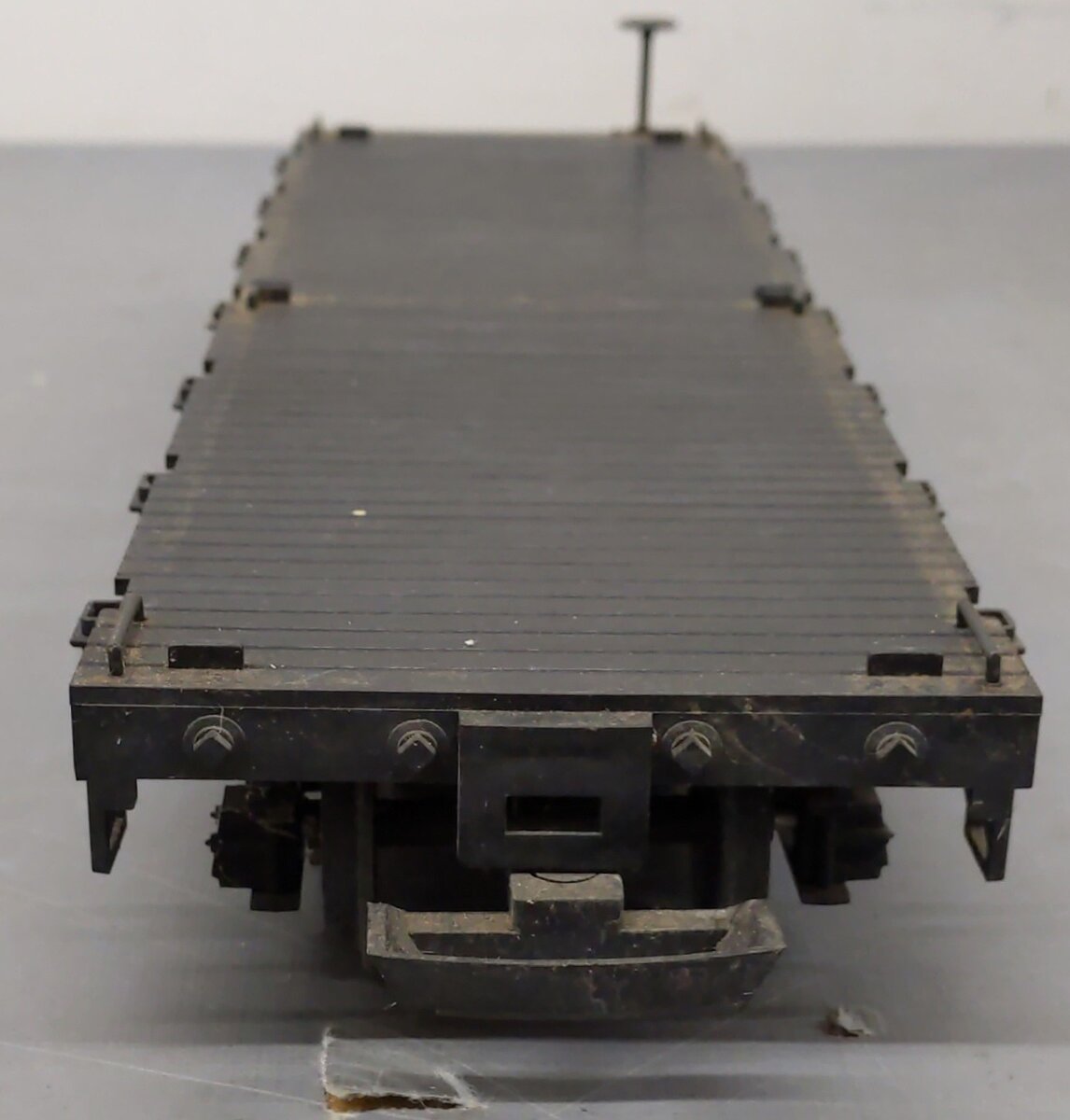 LGB 4069 G Scale Flatcar with 2 White LGB Containers VG