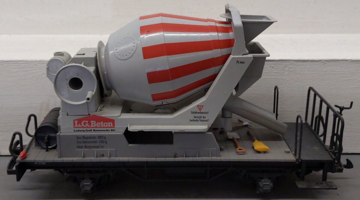 LGB 4055 G Scale LG Beton Flatcar w/Cement Mixer EX