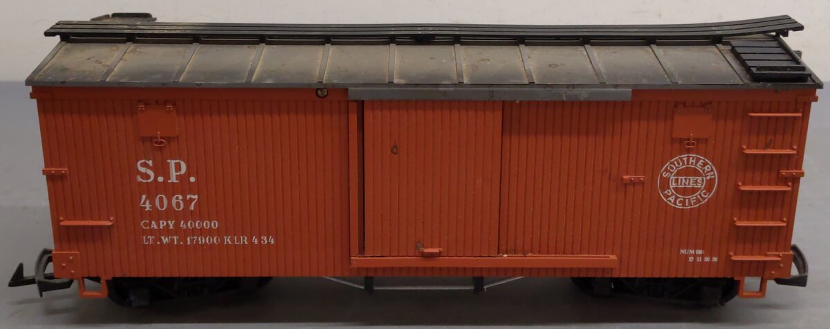 LGB 4067 G Scale Southern Pacific Boxcar #4067