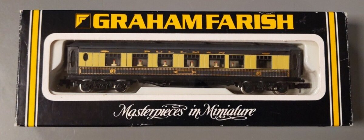 Graham Farish 0646 N Scale Brown & Cream Pullman Dining Coach Car EX/Box