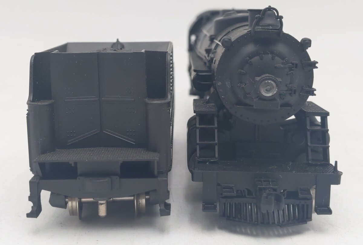 AHM 5088-E HO Scale Burlington Route 4-6-2 Steam Locomotive & Tender #462 EX/Box