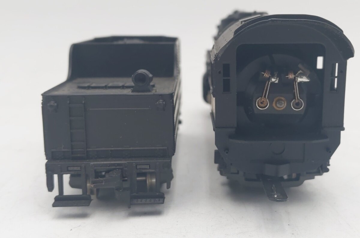 AHM 5088-E HO Scale Burlington Route 4-6-2 Steam Locomotive & Tender #462 EX/Box