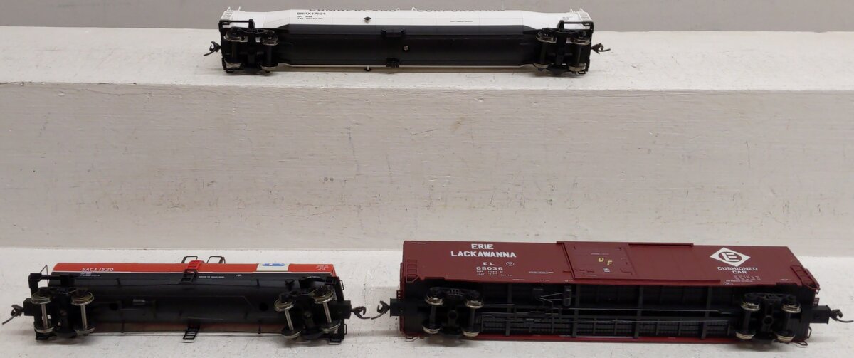 Atlus HO Scale Assorted Freight Cars 1652-2, 1732-1, 1557-4 [3] EX/Box